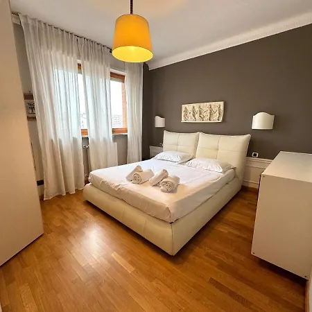 Attico Con Vista E Comfort Nel Cuore Di Apartment